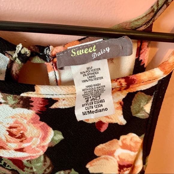Sweet Daisy size medium floral dress - Picture 3 of 4